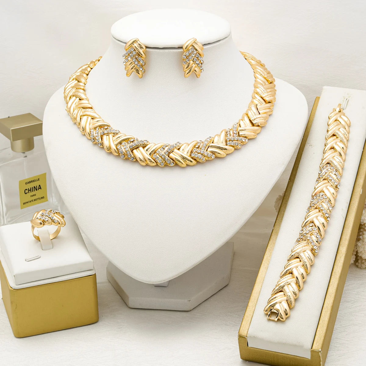 Étendre Dubai Luxury Gold Jewelry Set